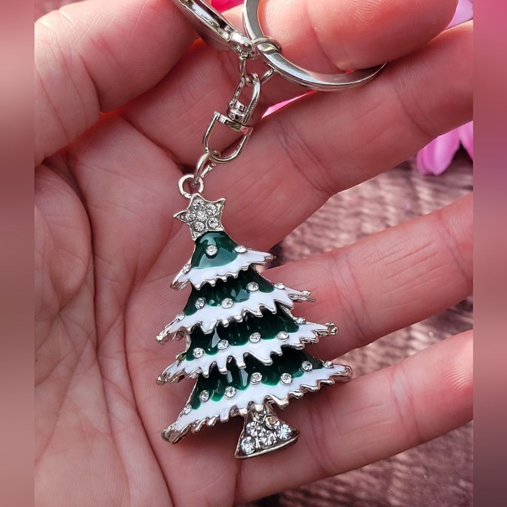 Christmas Tree Keychain - Picture 4 of 7